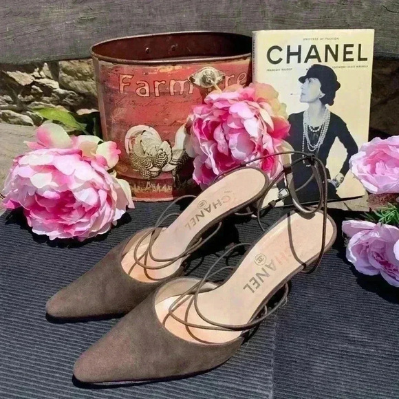 Chanel Brown Suede Heels Size 8 - Picture 6 of 8